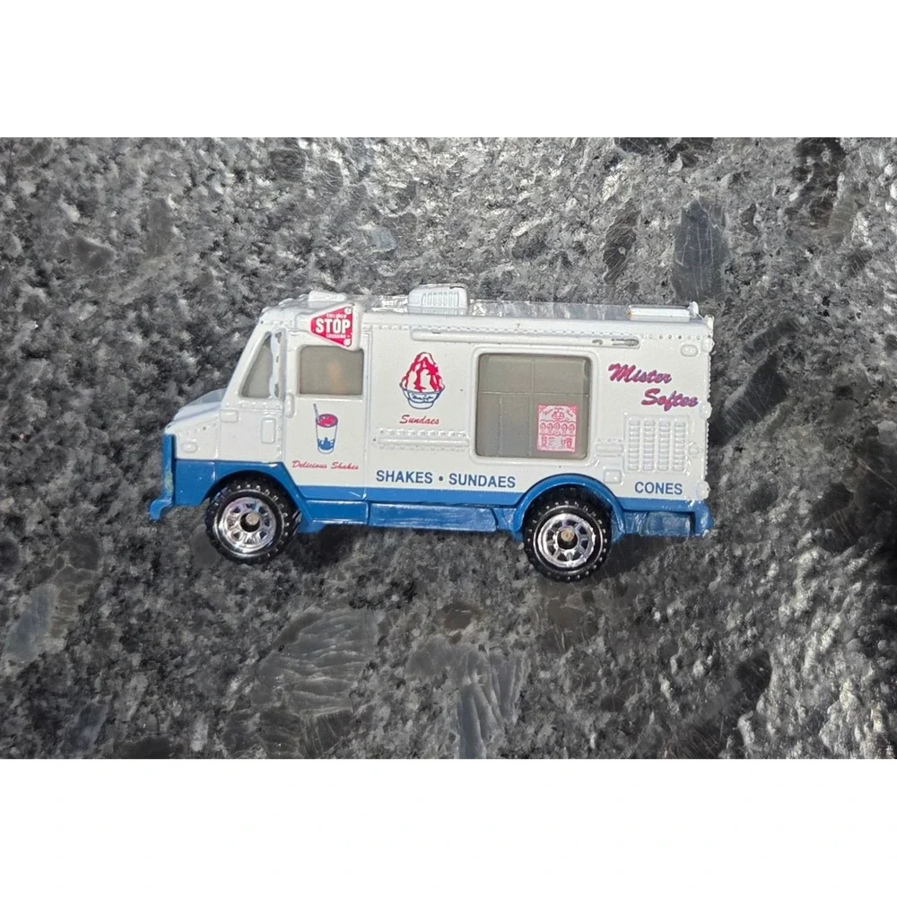 Vintage Diecast Truck Lot (5pcs) - Mister Softee, Yatming - Project Lot